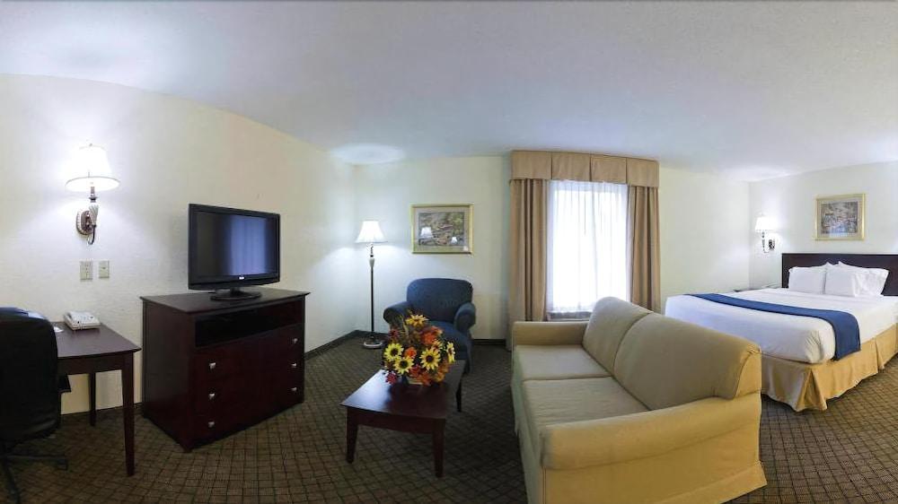 Clarion Pointe-Dillard Near Blue Ridge Mountains Hotel Bagian luar foto