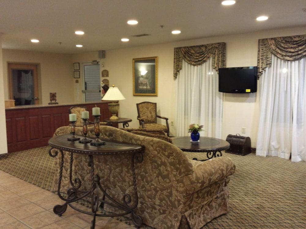 Clarion Pointe-Dillard Near Blue Ridge Mountains Hotel Bagian luar foto