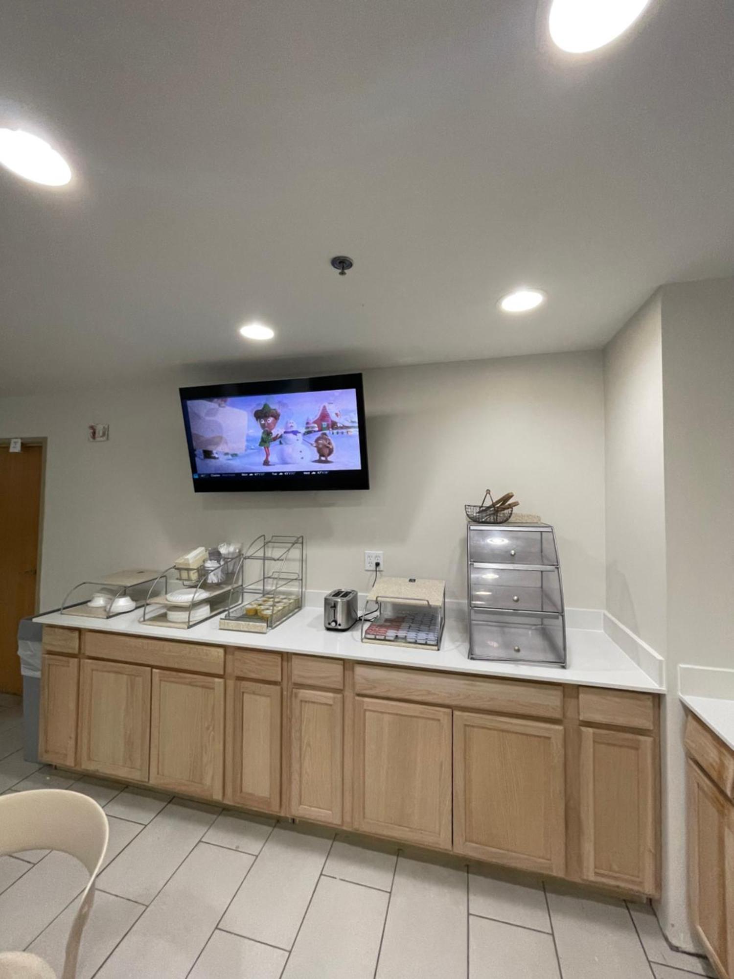 Clarion Pointe-Dillard Near Blue Ridge Mountains Hotel Bagian luar foto