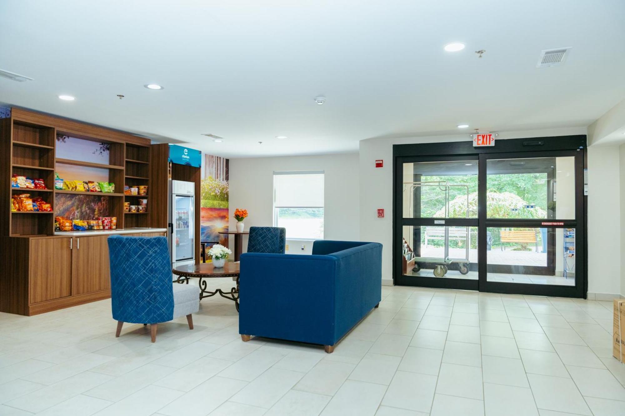 Clarion Pointe-Dillard Near Blue Ridge Mountains Hotel Bagian luar foto