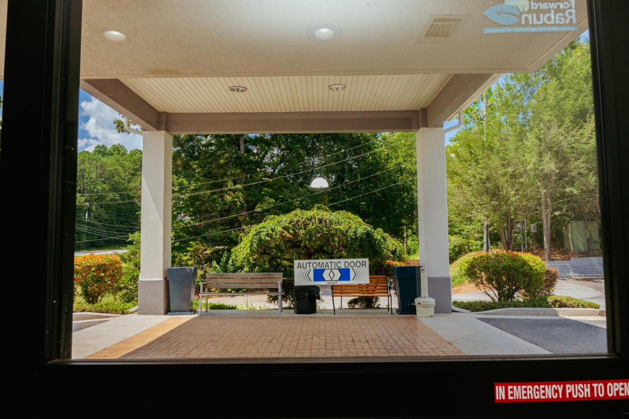 Clarion Pointe-Dillard Near Blue Ridge Mountains Hotel Bagian luar foto
